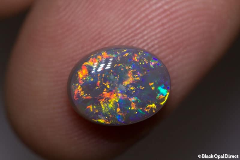 2.39 ct semi black opal 10x7.8x4.5mm - Image 2