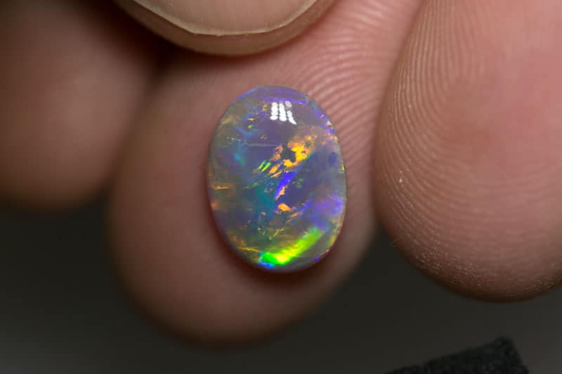 2.40 ct crystal opal 12x9x3mm - Image 2