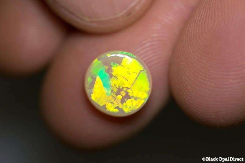 2.42 ct white opal 10x10x4mm - Image 3