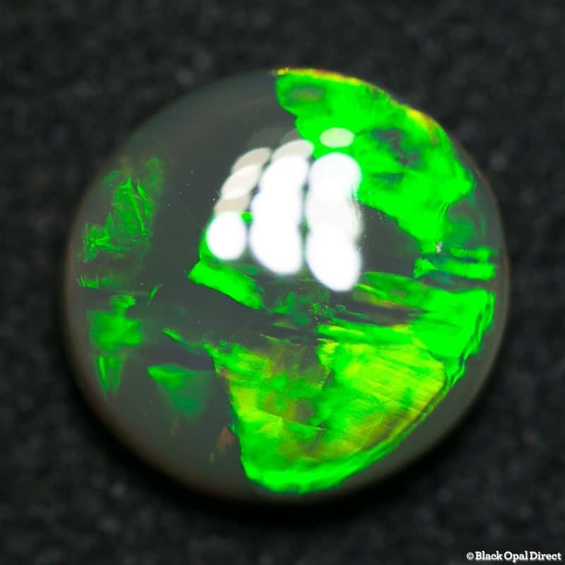 2.42 ct white opal 10x10x4mm - Image 4