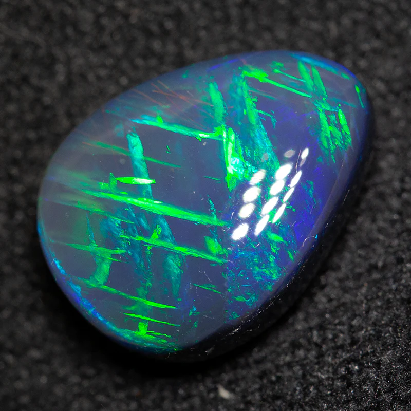 2.45 ct black opal 10.3x7.9x4.8mm - Image 2
