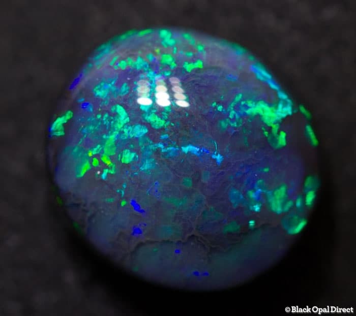 2.47 ct black opal 9.6x8.5x5mm - Image 2