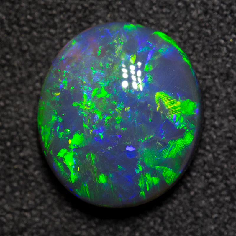 2.52 ct black opal 10.6x9.4x4.1mm - Image 3