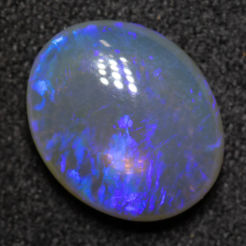 2.67 ct crystal opal 11x9.1x4.4mm - Image 2