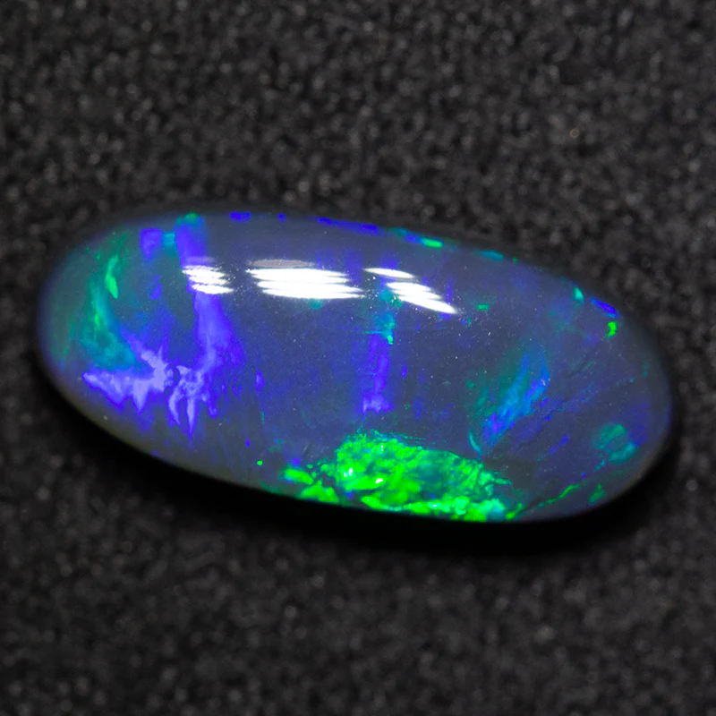 2.02 ct black opal 12.8x5.7x3.9mm - Image 2