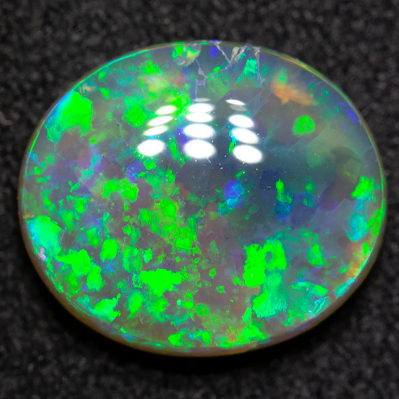 2.68 ct crystal opal 11x9.4x4.2mm - Image 2
