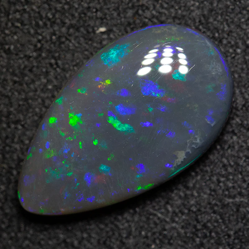 2.70 ct black opal 14.4x8.3x3.7mm - Image 2