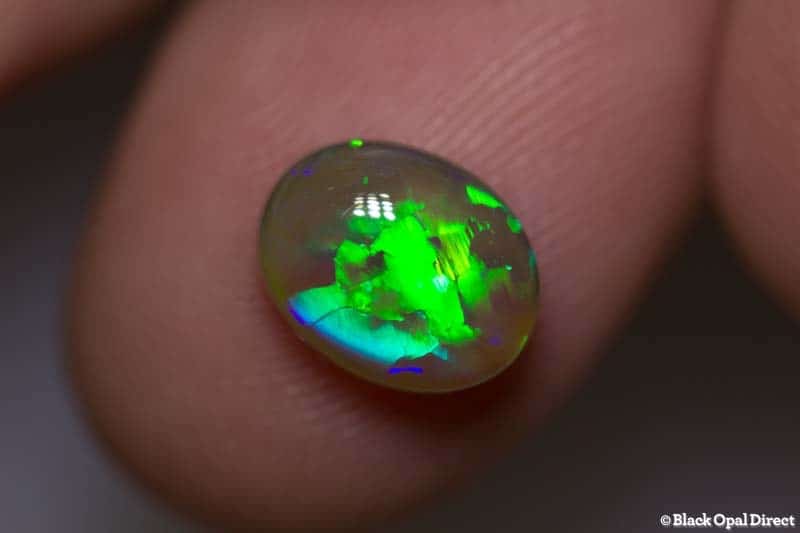 2.70 ct dark crystal opal 10x8x5mm - Image 2