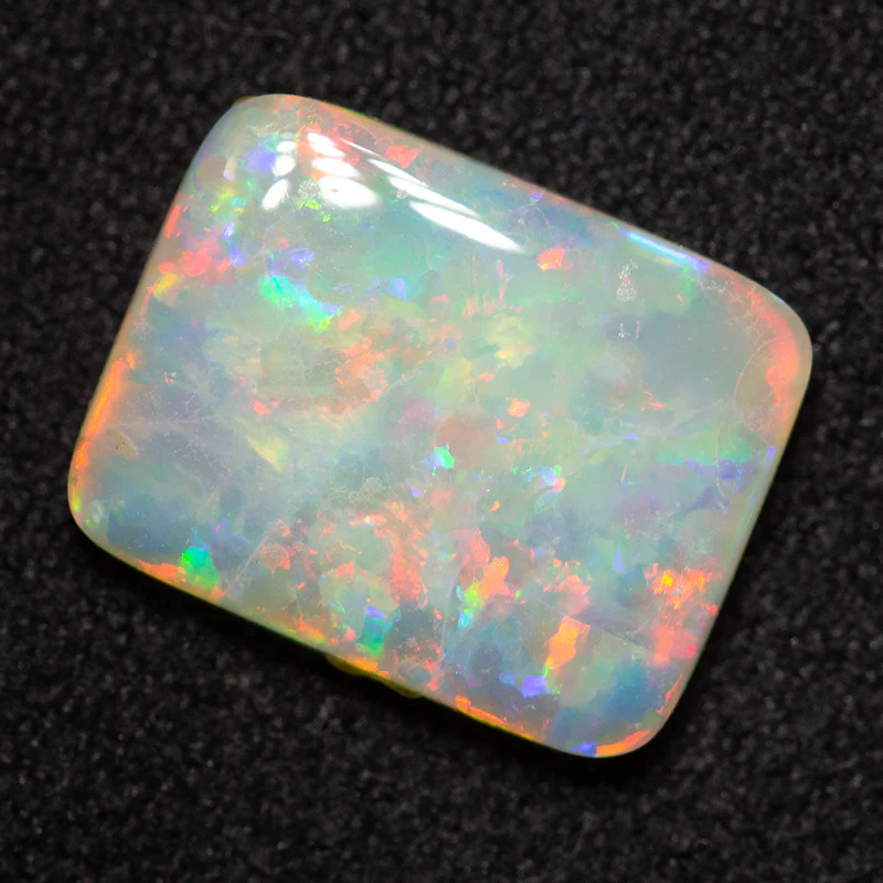 2.72 ct white opal 11.9x9.4x3mm - Image 2