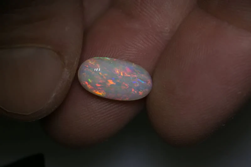 2.78 ct white opal 14x7x3mm - Image 3