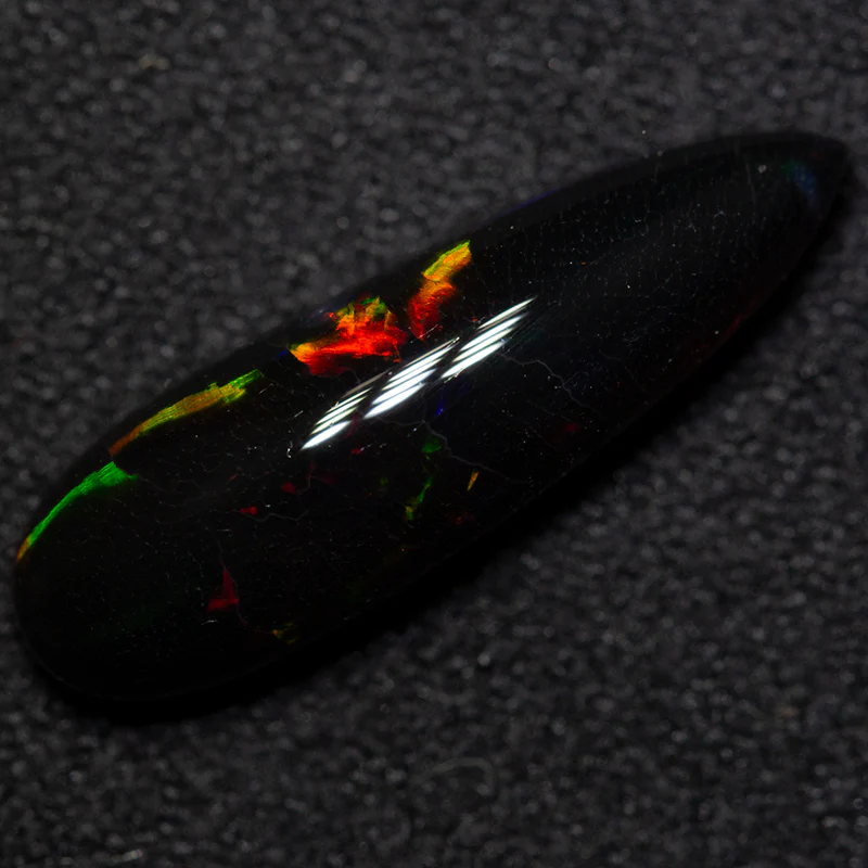 2.80 ct black opal 18.3x5.7x4.1mm - Image 2