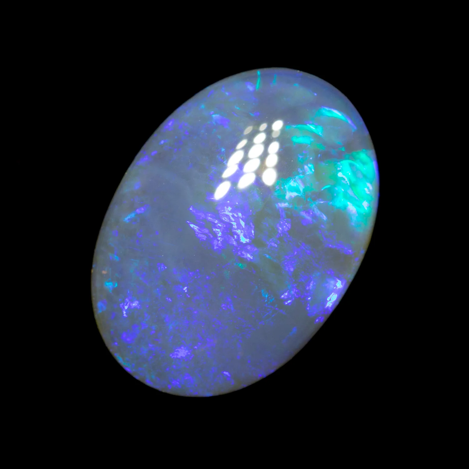 2.82 ct black crystal opal 13.5x9.6x3.4mm - Image 2