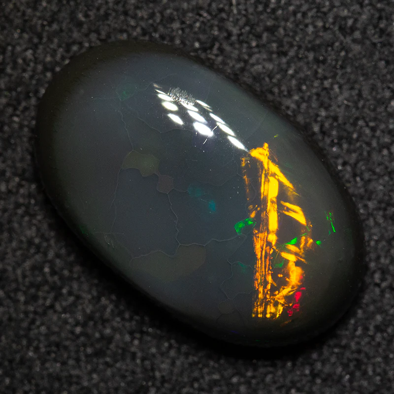 2.85 ct black opal 13.1x8.3x4mm - Image 2