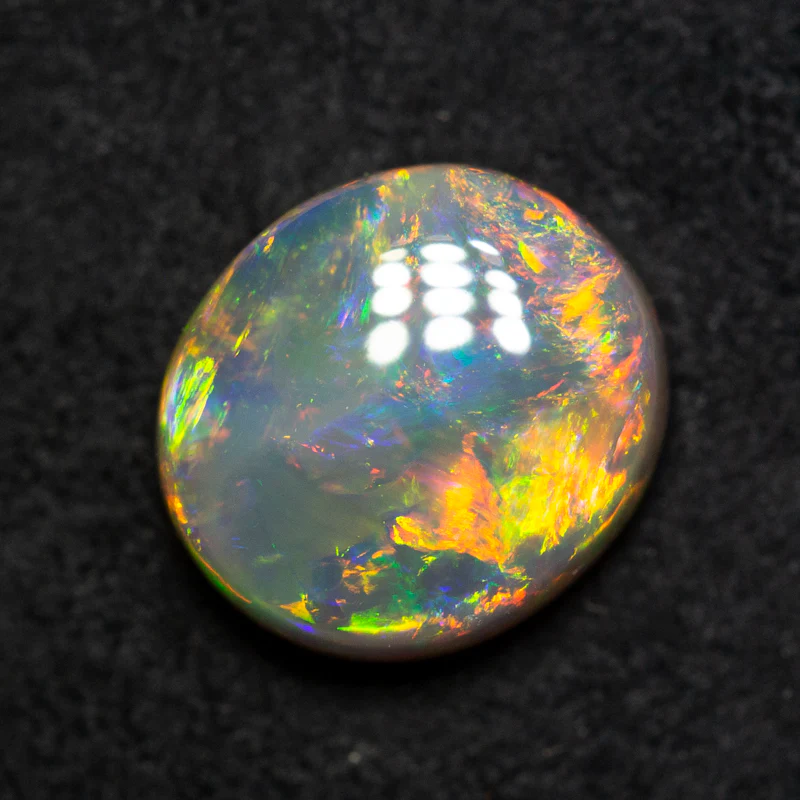 2.87 ct crystal opal 10.1x8.9x4.7mm - Image 3