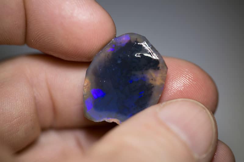 2000 carats of rough and rubbed opal - Image 10