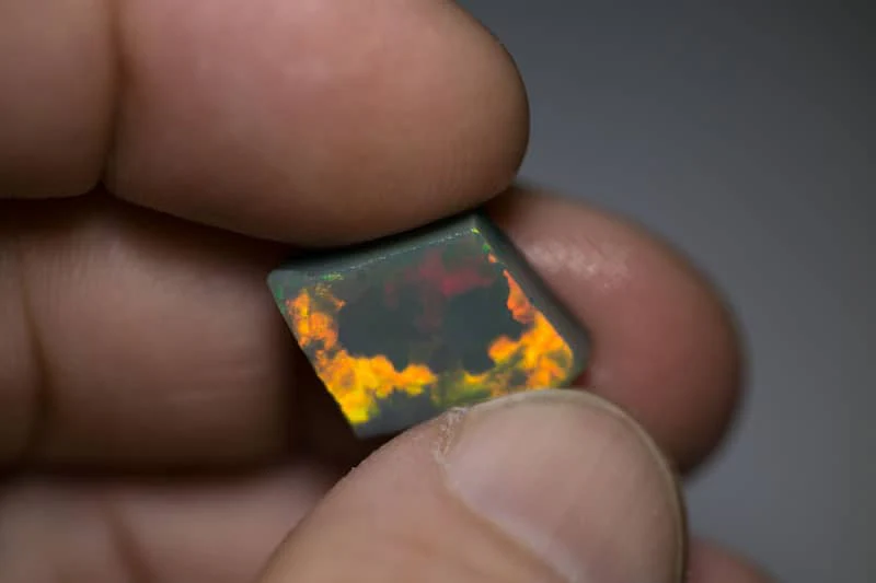 2000 carats of rough and rubbed opal - Image 14