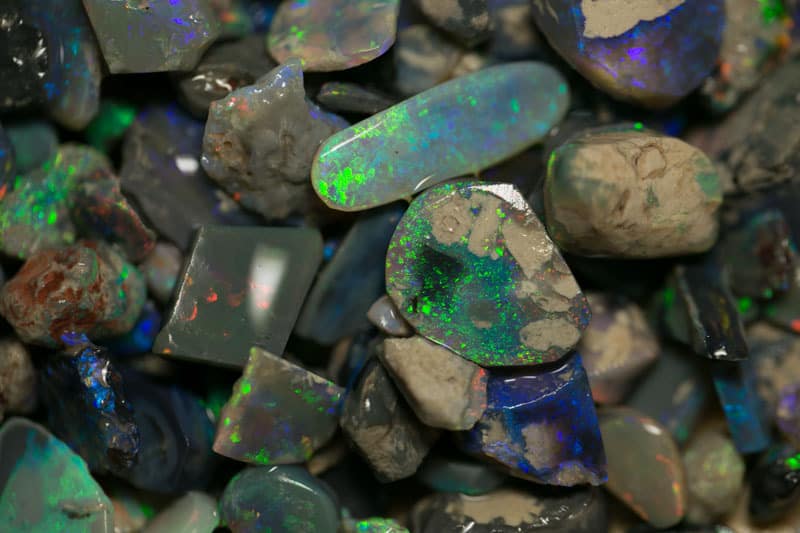 2000 carats of rough and rubbed opal - Image 17