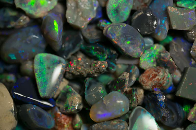 2000 carats of rough and rubbed opal - Image 18