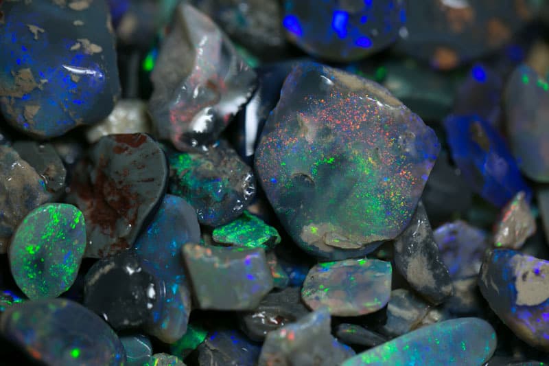 2000 carats of rough and rubbed opal - Image 19