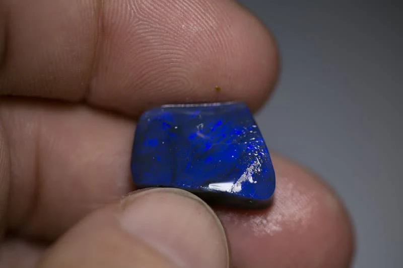 2000 carats of rough and rubbed opal - Image 3
