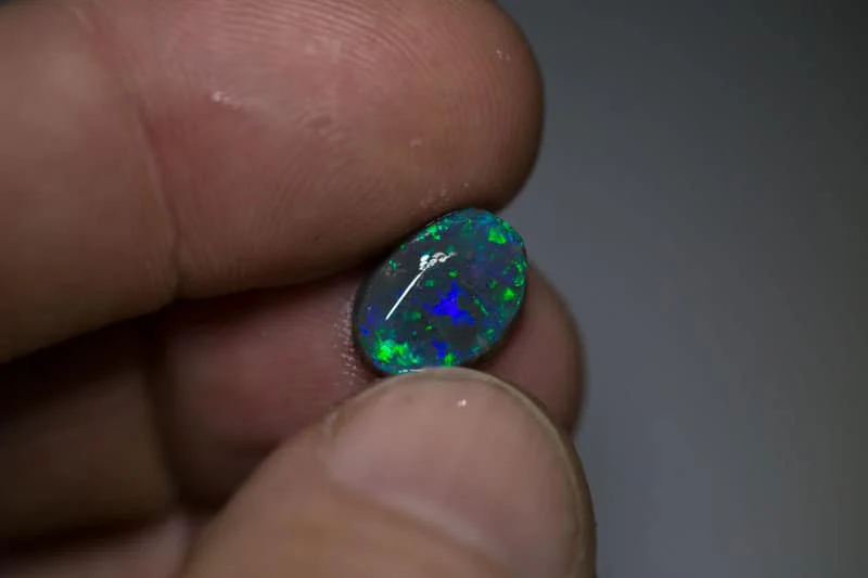 2000 carats of rough and rubbed opal - Image 6