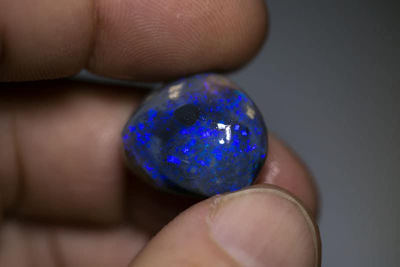 2000 carats of rough and rubbed opal - Image 8