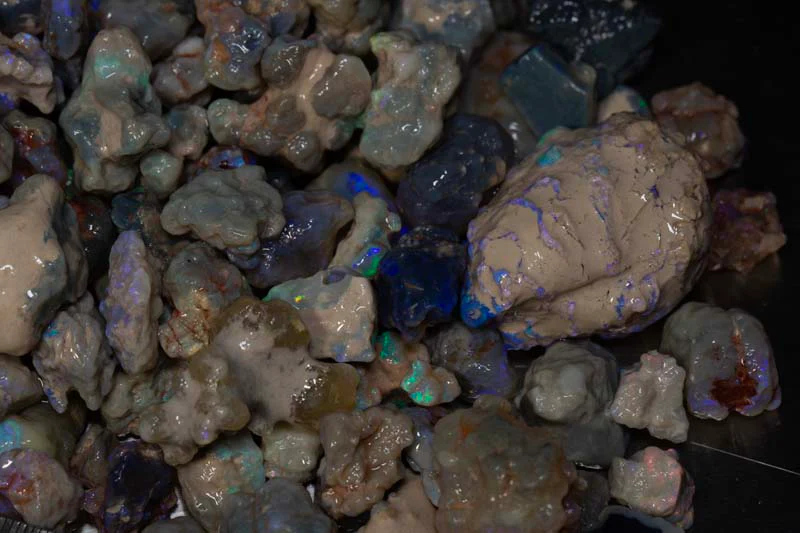 2244 ct rough opal parcel - Image 2