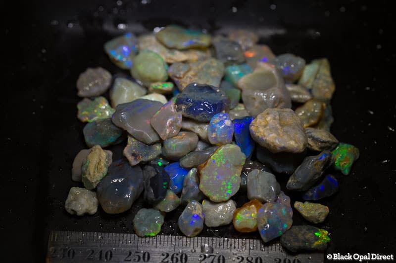 226 ct rough opal parcel for intermediate opal cutters - Image 2