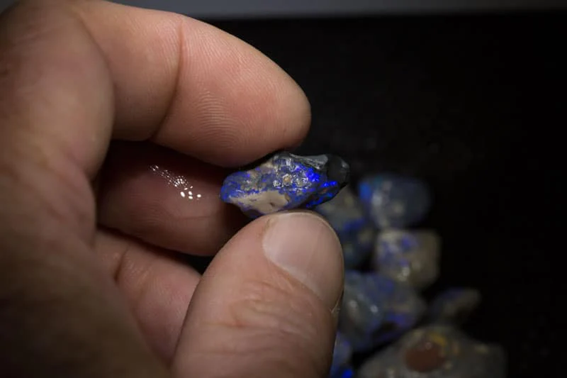 243 ct rough opal parcel 15 piece - Image 3