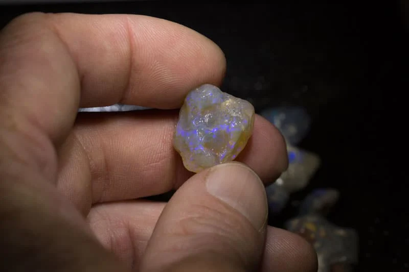 243 ct rough opal parcel 15 piece - Image 5