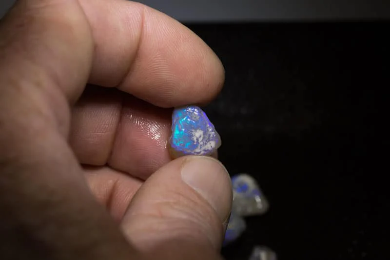 243 ct rough opal parcel 15 piece - Image 6