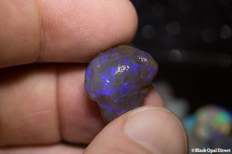245 ct rough opal parcel for intermediate opal cutters - Image 3