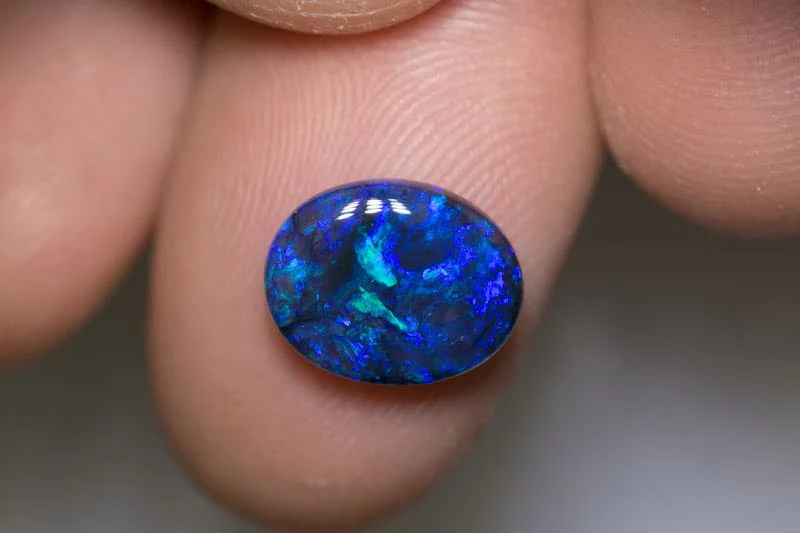 3.22 ct black opal 12x9.5x4.5mm - Image 2