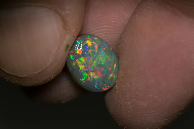 3.25 ct dark opal gem 11x9x4.5 - Image 2