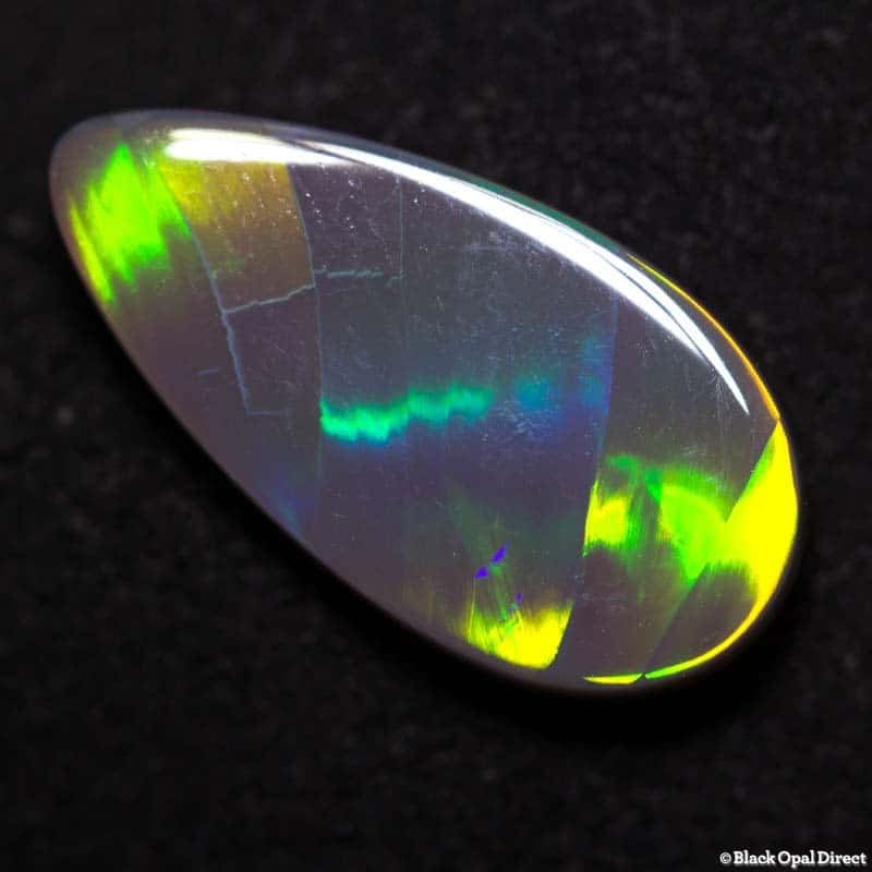 3.36 ct ribbon pattern opal - Image 2