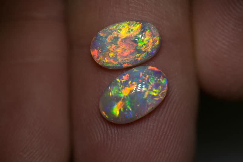 3.41 ct gem crystal opal pair 10.5x7x3mm - Image 4