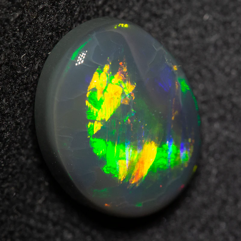 3.53 ct black opal 11.8x9.2x5.1mm - Image 2