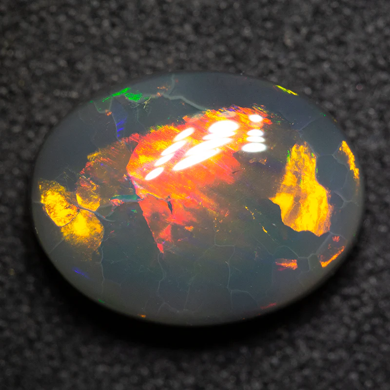 3.53 ct black opal 11.8x9.2x5.1mm - Image 4