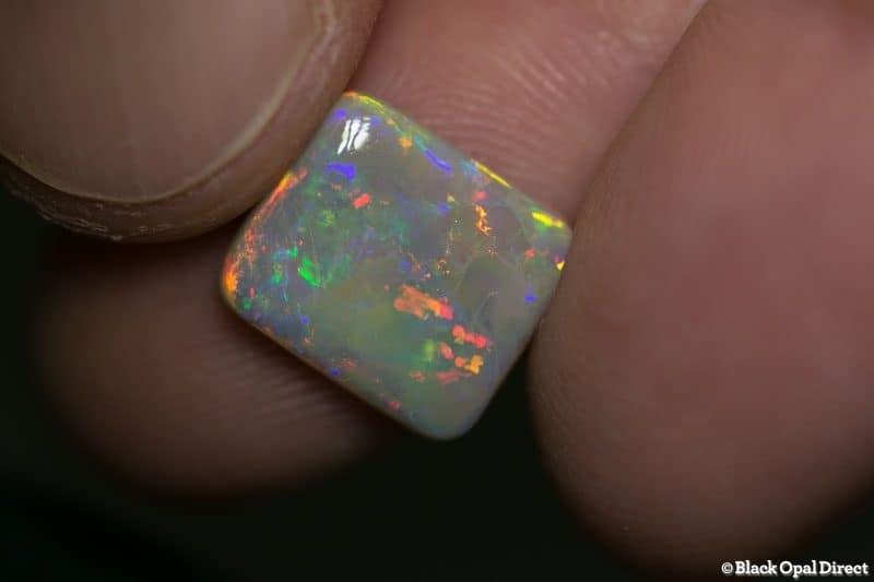 3.57 ct cushion cut white opal 12x10.5x3mm - Image 2