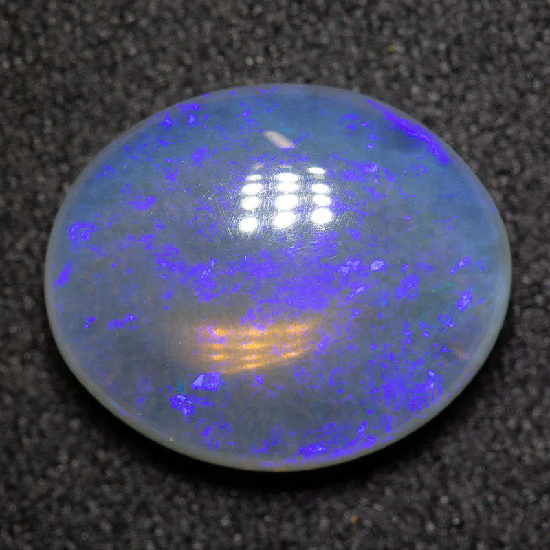 3.60 ct crystal opal 12.2x10.2x4.7mm - Image 2