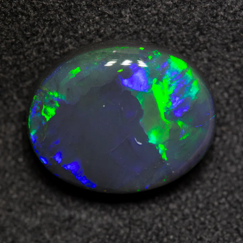3.61 ct black opal 11.7x9.6x5mm - Image 2