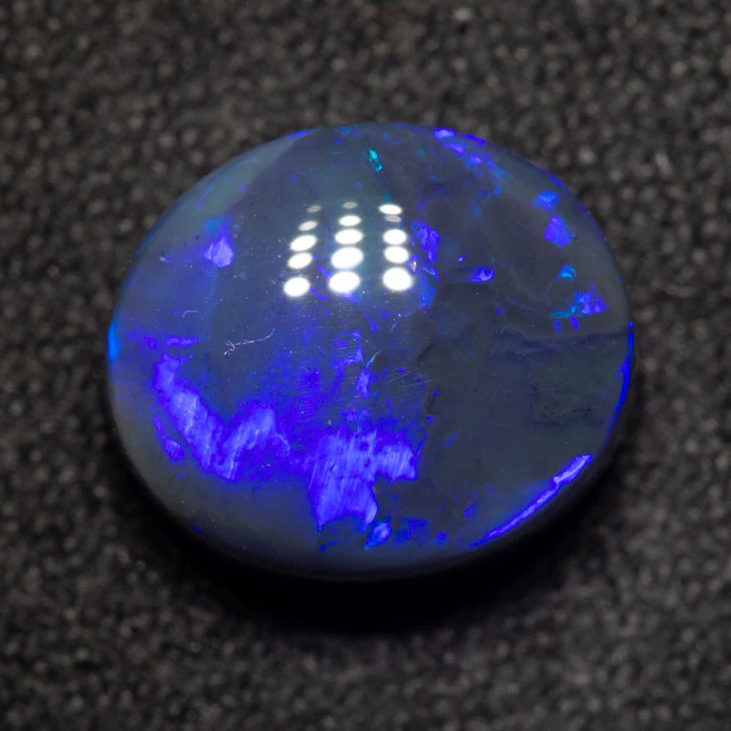 3.78 ct black opal 10.4x9x5.9mm - Image 3