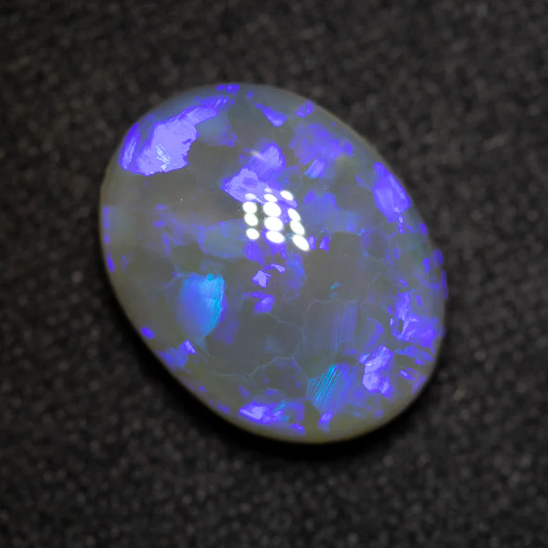 3.89 ct black crystal opal 12x9.3x5.7mm - Image 2