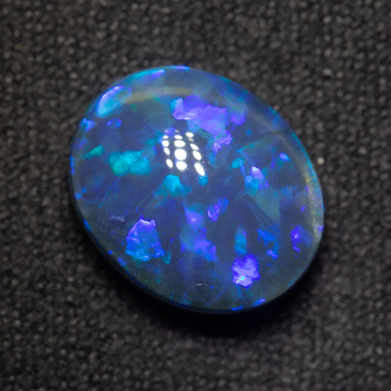 3.90 ct black opal 11.6x9.5x6mm - Image 2