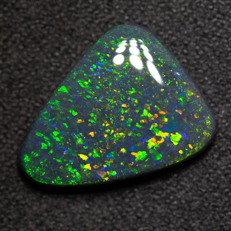 3.98 ct black opal 14.3x11.3x3.7mm - Image 2