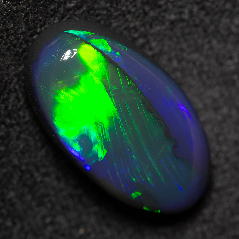 3.98 ct black opal 14.8x8.2x4.7mm - Image 2