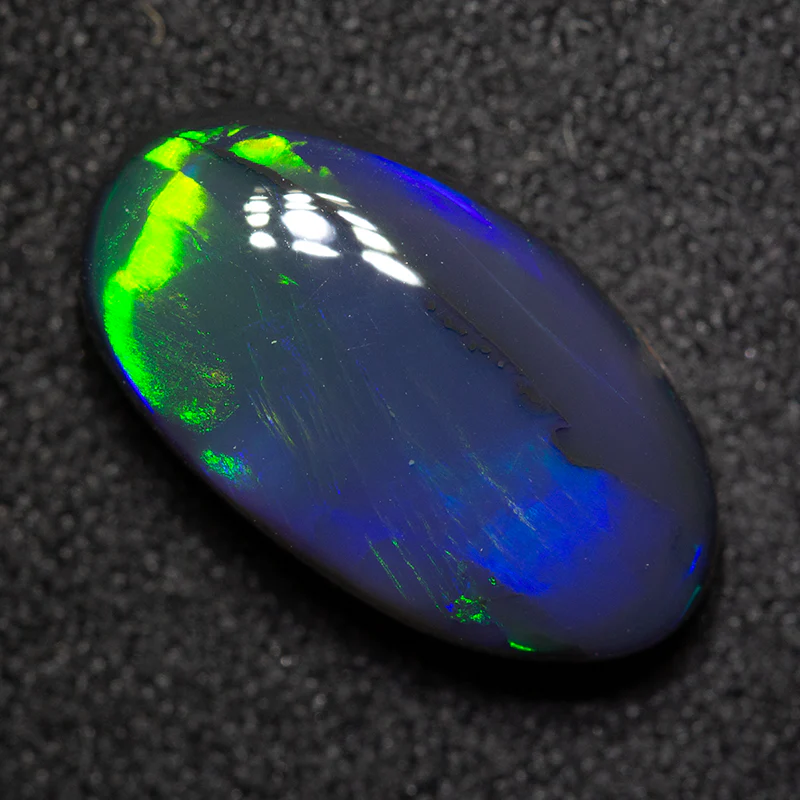 3.98 ct black opal 14.8x8.2x4.7mm - Image 3