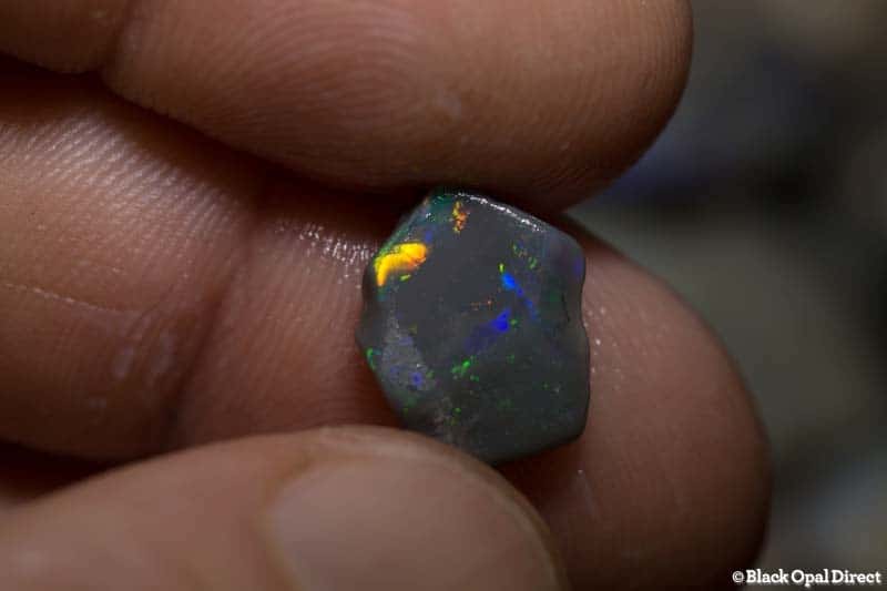 375 ct rough opal parcel for intermediate opal cutters - Image 5