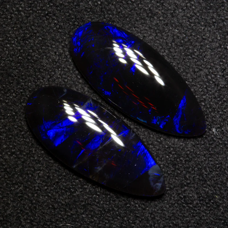 4.28 ct black opal pair 16.8x7.2x2.7mm - Image 2