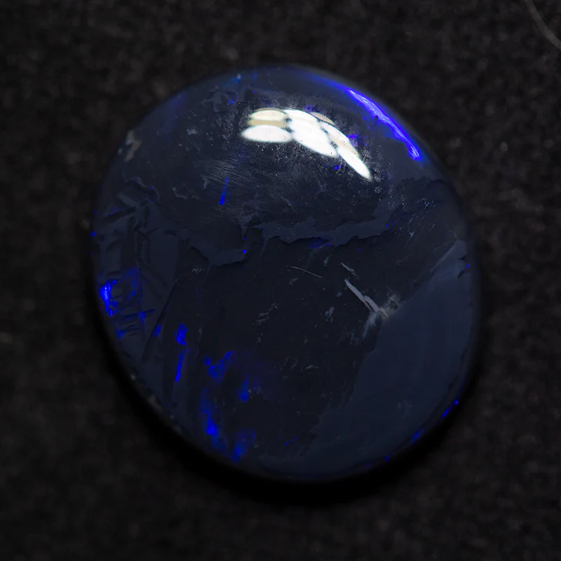 4.44 ct black opal treasure box - Image 2